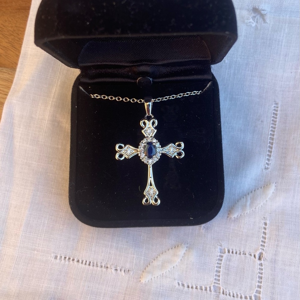 Elegant Silver Cross Pendant Necklace
